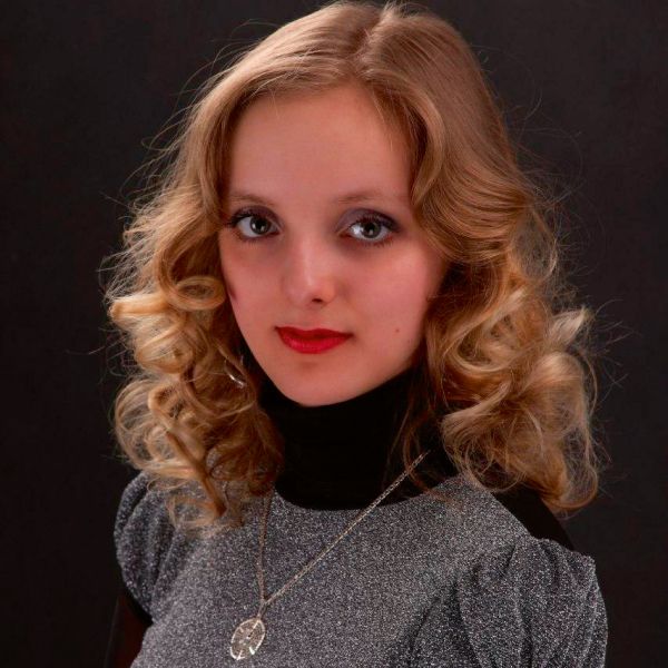 Яна Авезова